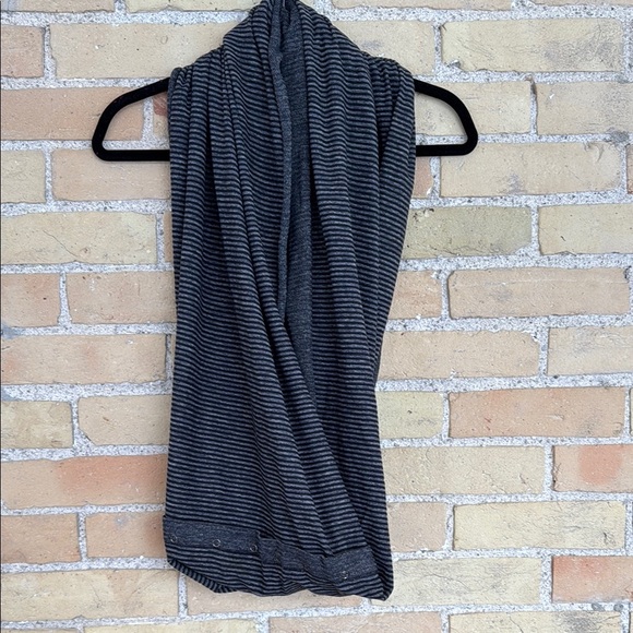 Lululemon Vinyasa Striped Black and Gray Scarf - Picture 1 of 3